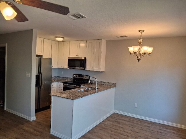 Foto del edificio - 4504-4506 Alamosa St