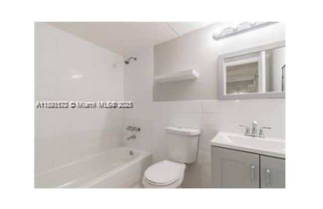 Foto del edificio - 4200 NW 3rd Ct