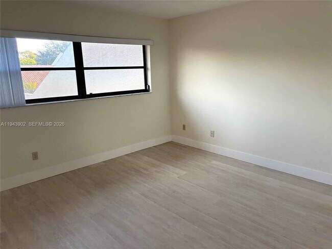 Building Photo - Southwest 115th Place, Miami, FL 33173 - 3 BR 2 BA single-family home