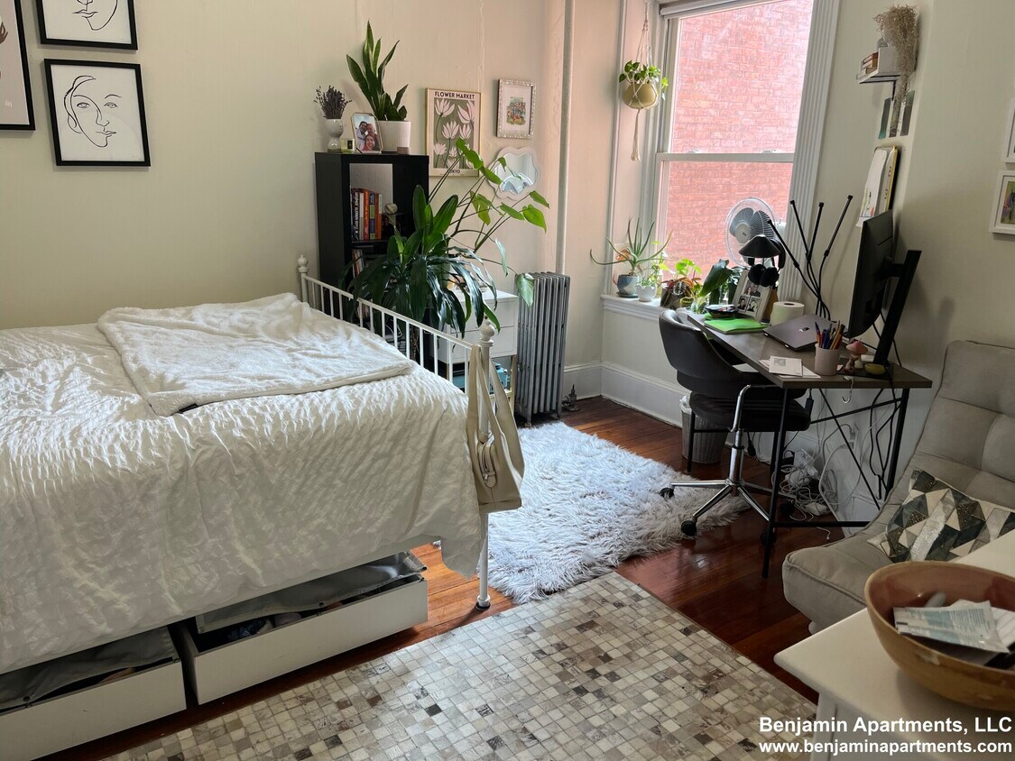 Foto principal - 1495 Beacon St