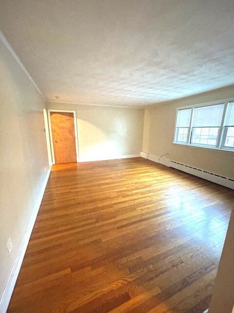 Building Photo - 112 Greenleaf St