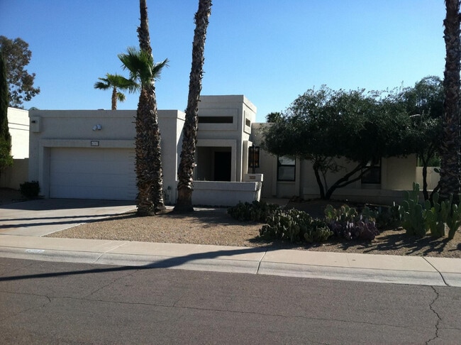 Foto del edificio - 6707 E Kelton Ln