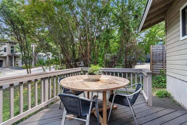 Building Photo - 2116 Glendale Pl