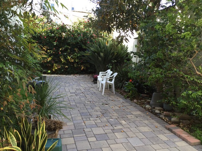 jardín - 1640 Berkeley St