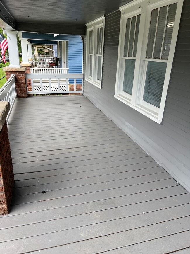 Building Photo - Charming 3-Bedroom/ 1 Bathroom house located in the heart of Topeka