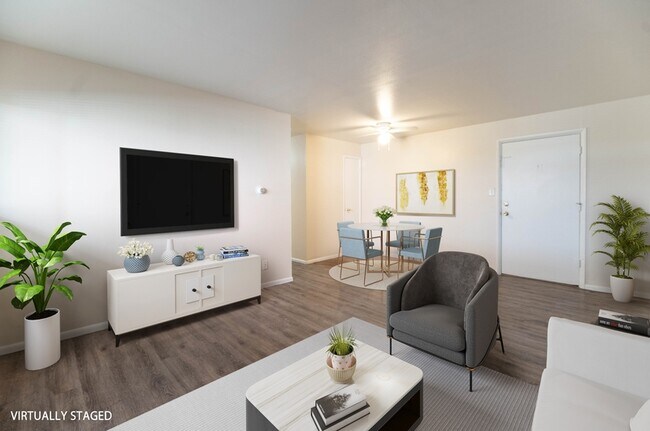 Foto del edificio - 8770 Galen Ct