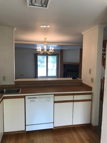 Building Photo - 5 Pine Valley Dr