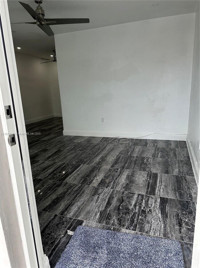 Foto del edificio - 9320 SW 46th Terrace