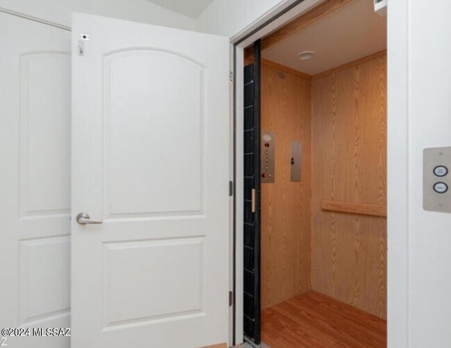 Foto del edificio - 2423 E Autumn Flower Dr