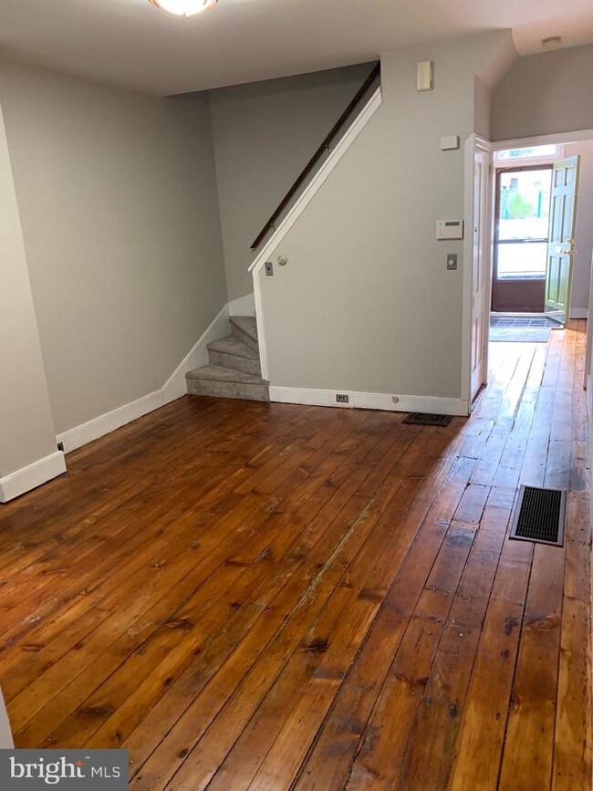 Building Photo - 1322 Penn St