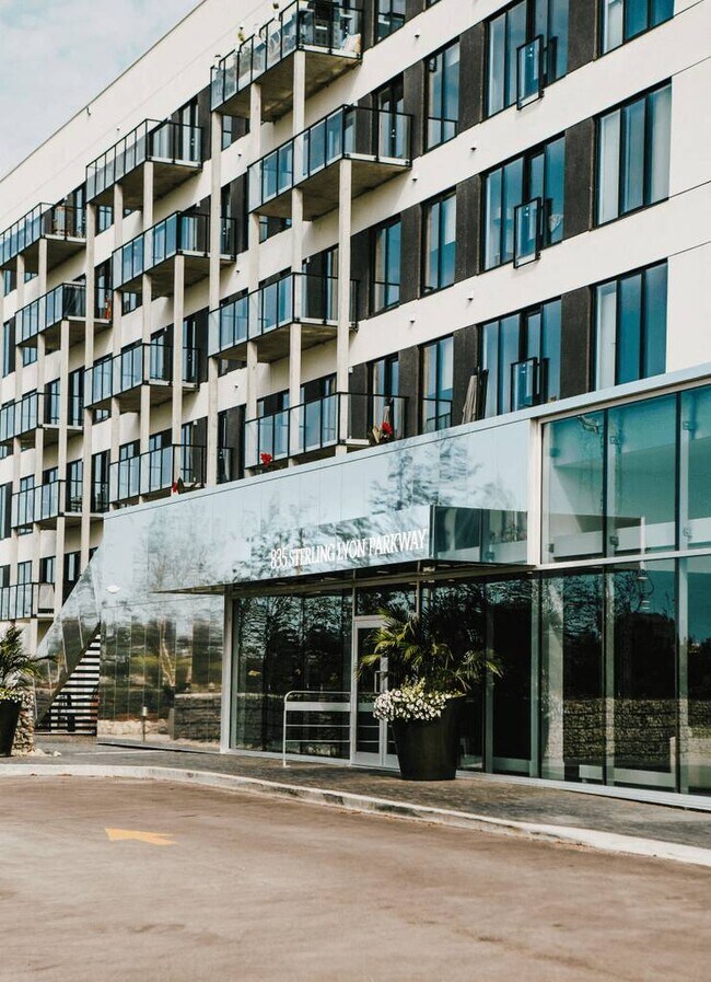 Building Photo - LXTX