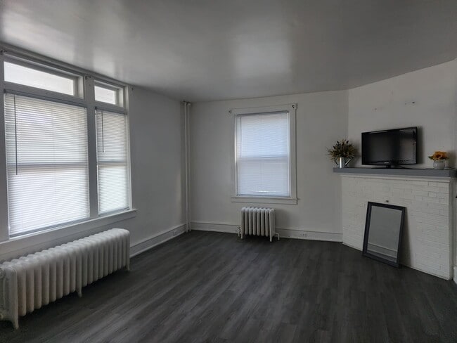 Building Photo - 1406 Schuylkill Ave