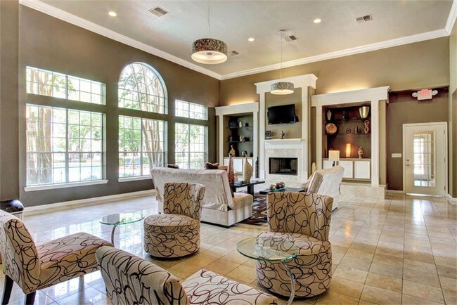 Building Photo - 2777 Woodland Park Dr