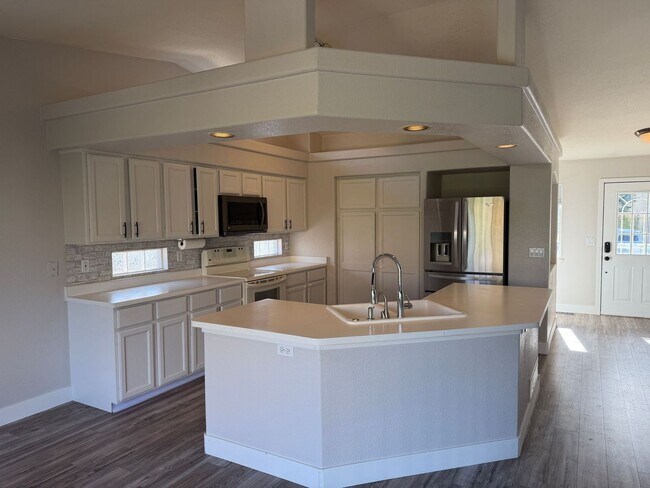 Foto del edificio - 4052 Flanders St