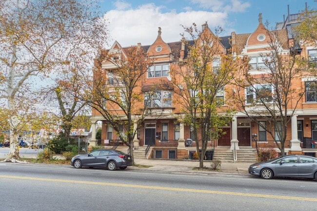 Building Photo - 1637 N 33rd St