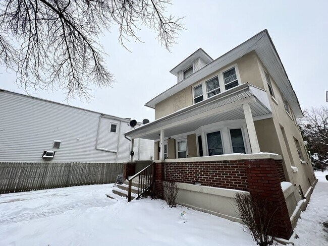 Foto del edificio - 719 Stocking Ave NW