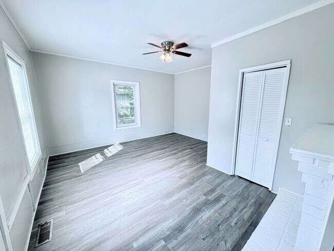 Foto del edificio - 533 Broadway St