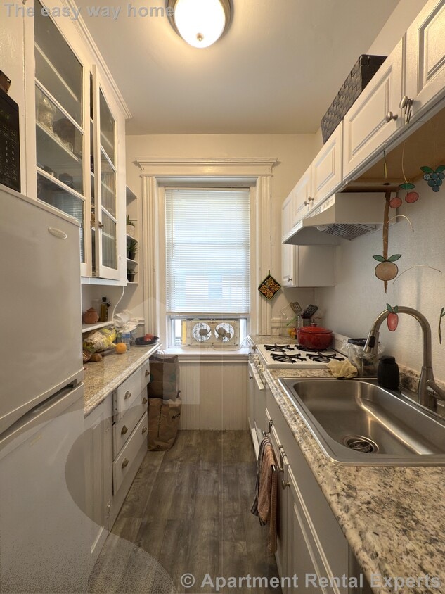 Photo - 72 Kirkland St