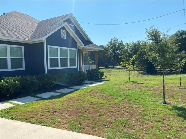 Foto del edificio - 606 W 1st St