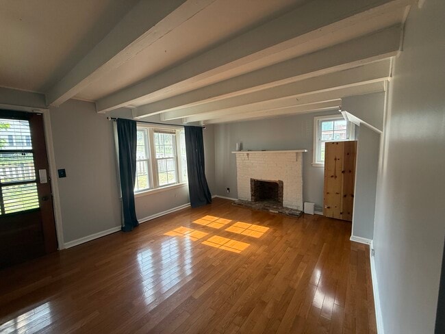 Building Photo - 1624 Porter Ave