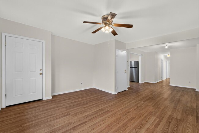 Foto del edificio - 364 Princeton Ave