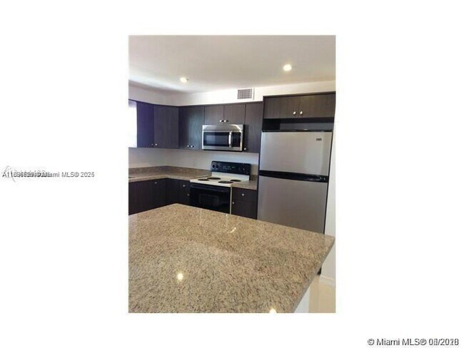 Foto del edificio - 180 NE 12th Ave