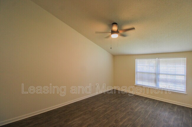 Building Photo - 2494 Etiwan Ave