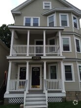Building Photo - 624 Smith St