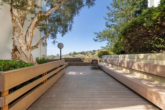 Foto del edificio - 4064 Huerfano Ave