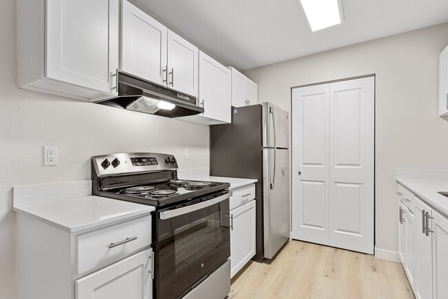Building Photo - MonteVista at Murray Hill