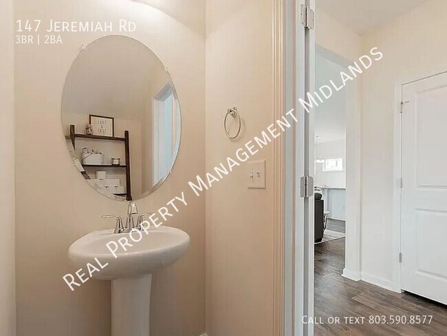 Foto del edificio - 147 Jeremiah Rd