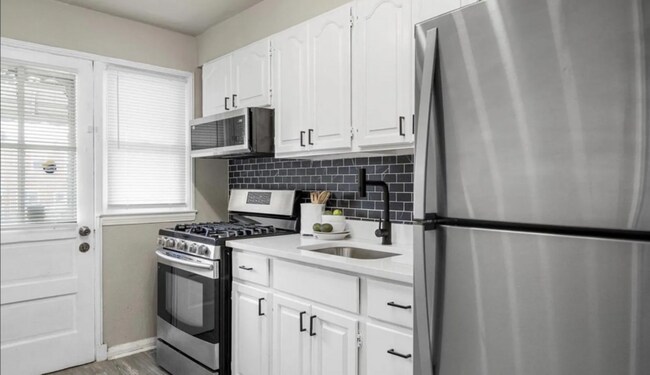 Foto del edificio - 7509 Durwood Rd