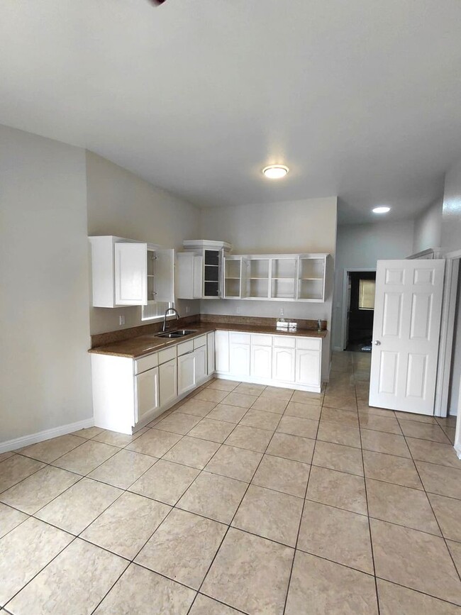 Photo - 851 W 93rd St Apartment