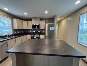 Building Photo - 22 Bradley Ln