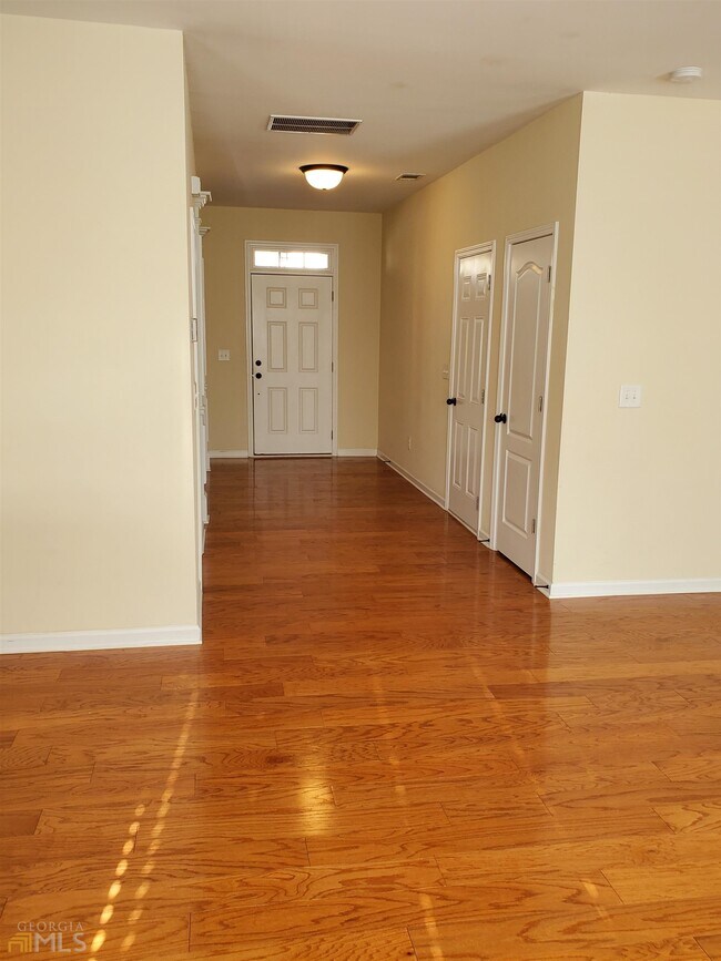 Building Photo - 315 Nichols Ridge Pointe