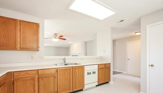 Building Photo - 7563 Hollow Reed Ct