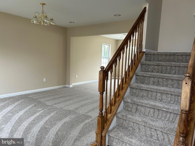 Building Photo - 9 Nottingham Way