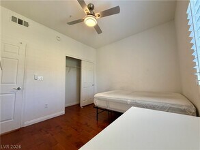 Building Photo - 2291 W Horizon Ridge Pkwy