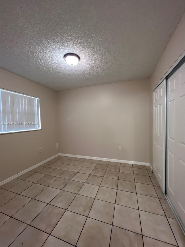 Foto del edificio - 2580 W 60th St