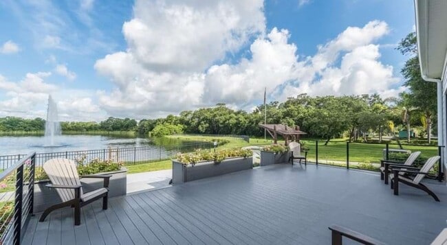 Building Photo - Cortland Bermuda Lake