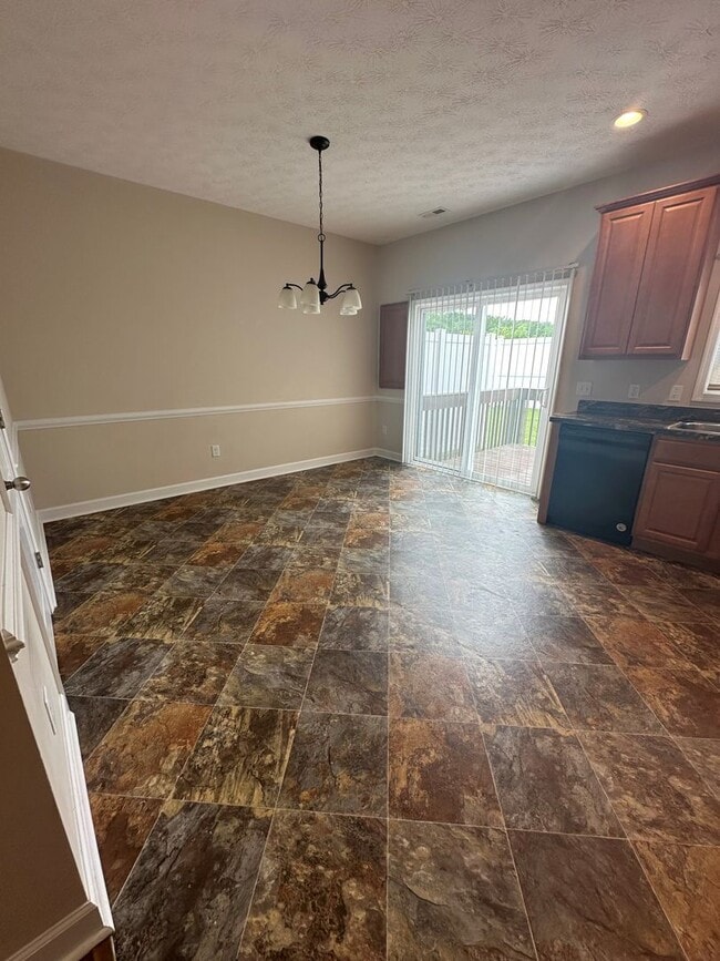 Building Photo - Townhouse for Rent in Cedar Point