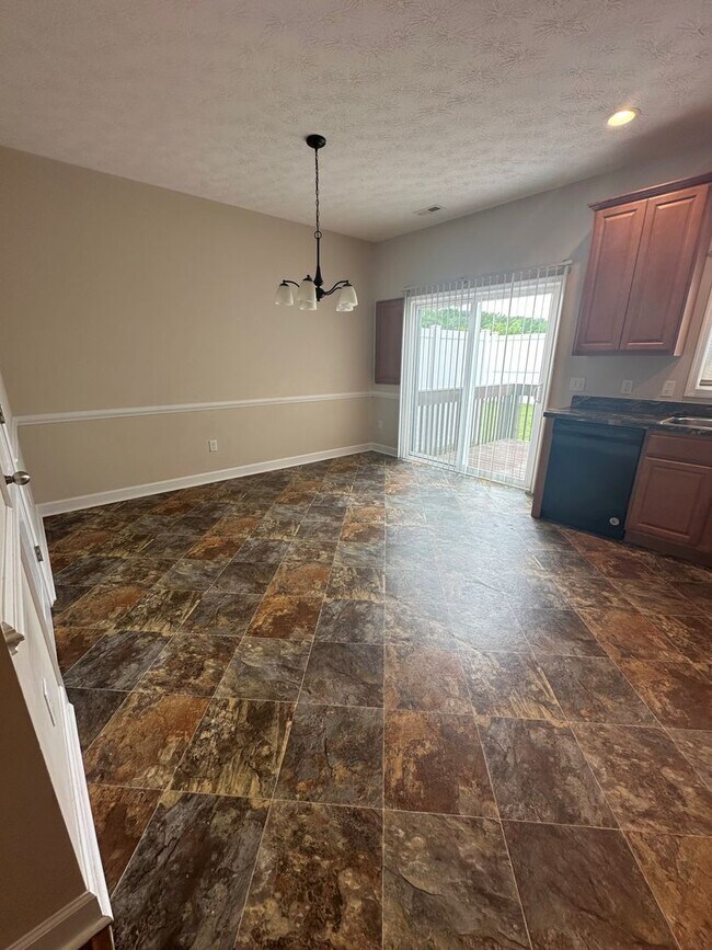 Foto del edificio - Townhouse for Rent in Cedar Point