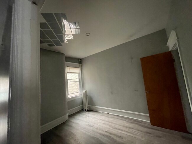 Foto del edificio - 1324 Linden St