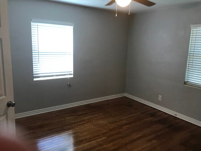 Sala de estar - 3638 Jammes Rd