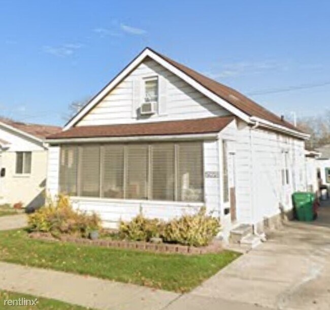 Building Photo - 3 br, 1 bath House - 23076 Lambrecht Ave