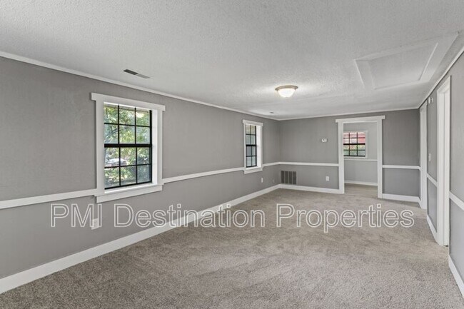 Building Photo - 13308 6 St