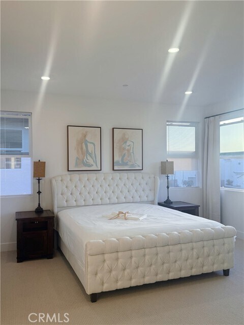 Building Photo - 422 Clipper