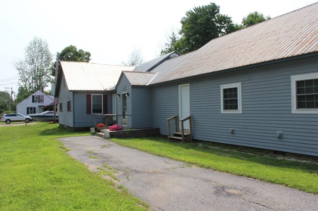 Building Photo - 166 Whittier Rd