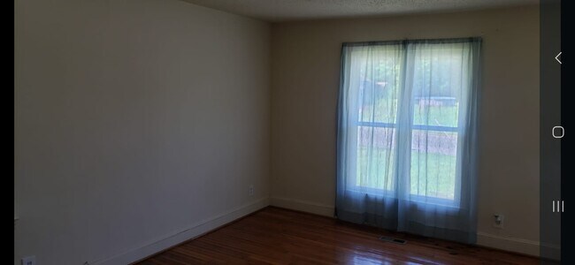 Building Photo - 1201 Highland Ave