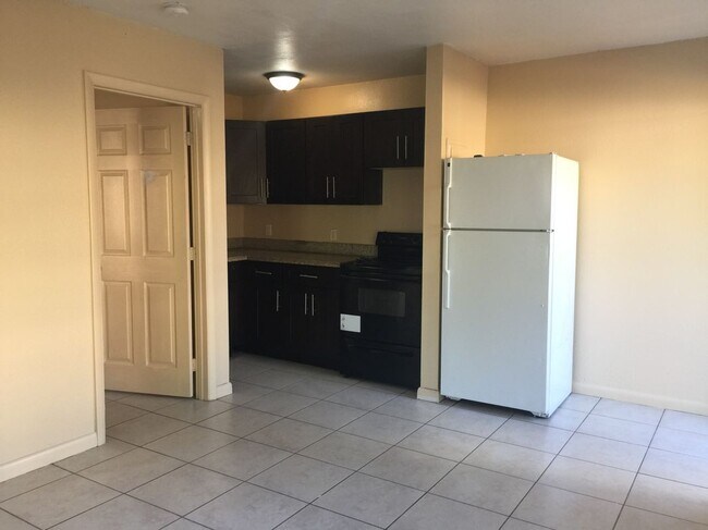 Foto del edificio - 2424 NW 21st St